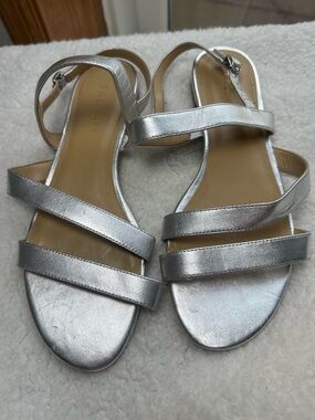 Talbots Keri Soft Nappa Leather Silver Metallic Strappy Sandals size 8.5
